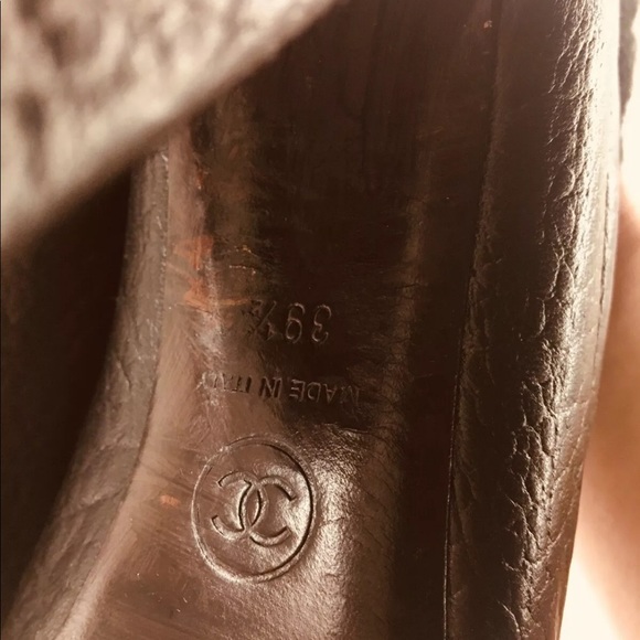 Chanel Pebbled Leather Ribbed Knit 'CC' Boots 39.5 - Picture 7 of 11